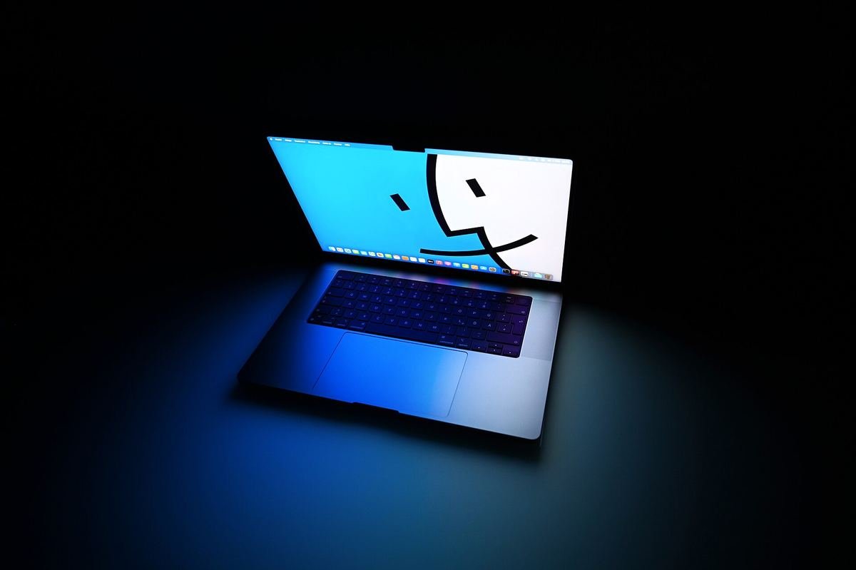 Foto de un portátil MacBook Pro M2 Max