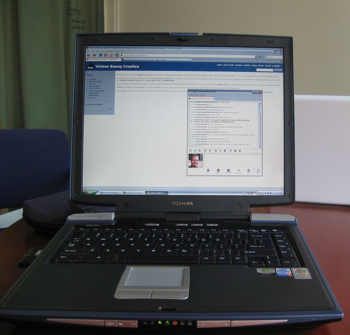 Foto de un portátil Toshiba Satellite