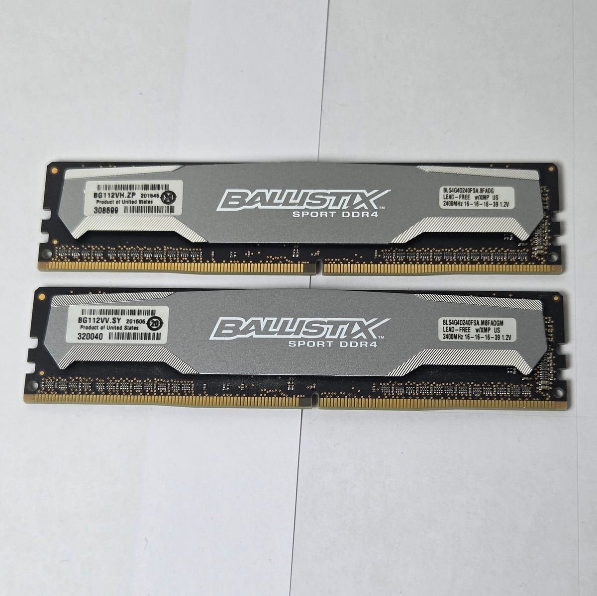 Foto de DDR4 DIMM · 288 pines